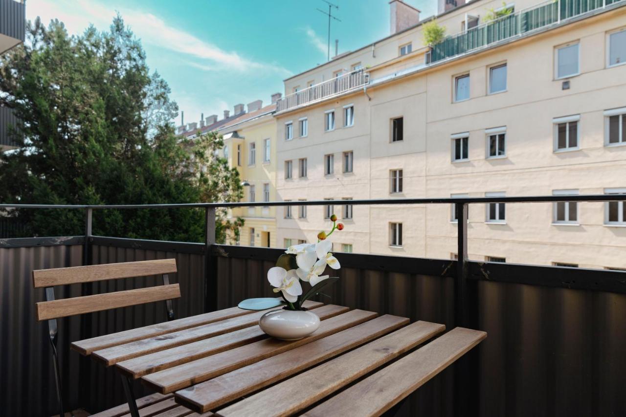Beautiful 2-Bedroom Apartment Near Schoenbrunn Vienna Exterior photo