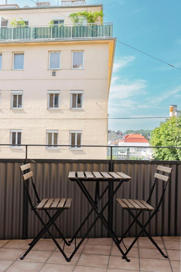 Beautiful 2-Bedroom Apartment Near Schoenbrunn Vienna Exterior photo