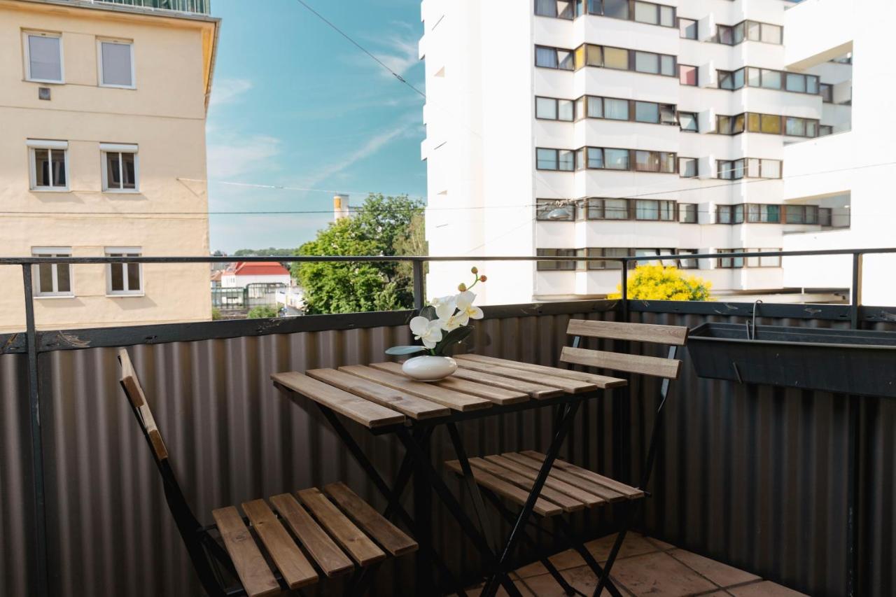 Beautiful 2-Bedroom Apartment Near Schoenbrunn Vienna Exterior photo