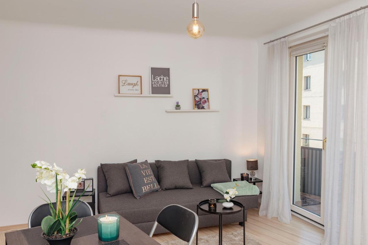Beautiful 2-Bedroom Apartment Near Schoenbrunn Vienna Exterior photo