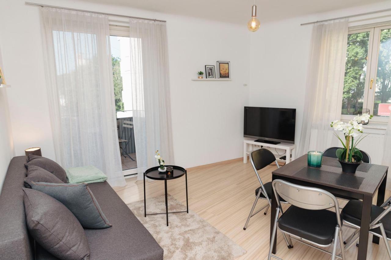 Beautiful 2-Bedroom Apartment Near Schoenbrunn Vienna Exterior photo